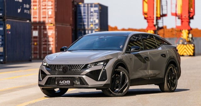 Peugeot 408 Legend Edition trình làng khách Việt: Phiên bản đặc biệt kỷ niệm 215 năm thương hiệu Pháp